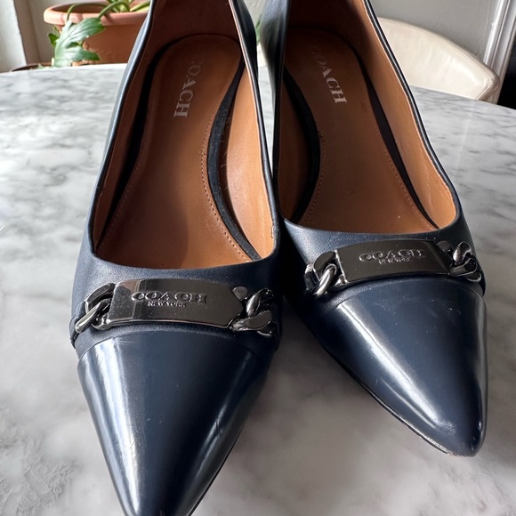 Navy Coach Bowery Pointed Heel, pump size 8.5 - Picture 2 of 10